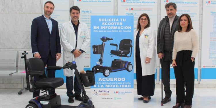 El Hospital Puerta de Hierro cuenta con vehículos para facilitar el desplazamiento de los pacientes con movilidad reducida