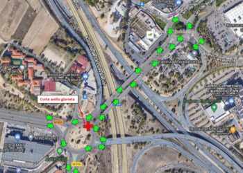 Modificada la circulación en las rotondas del puente sobre la M50 por la obra de la pasarela de Roza Martín