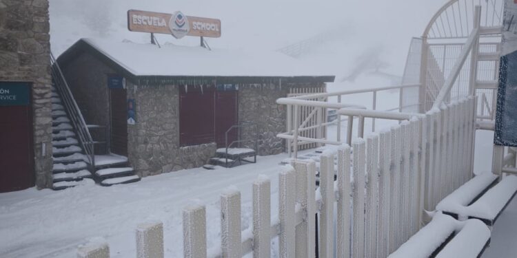 Valdesquí abre este domingo su cafetería y un jardín de nieve