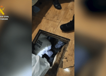 La Guardia Civil detiene a un hombre que agredió sexualmente y retuvo a su pareja con bridas en un zulo | Vídeo