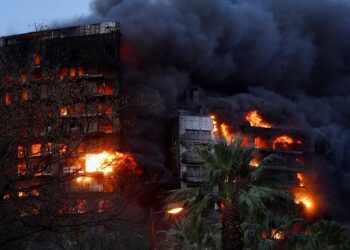 La Unión de Entidades Aseguradoras aclara cómo actuar ante un incendio como el de las viviendas de Valencia