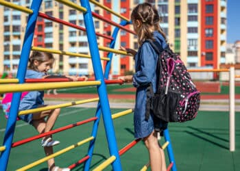 La Comunidad de Madrid financiará las clases extraescolares y abrirá los colegios públicos en días no lectivos a partir del próximo curso