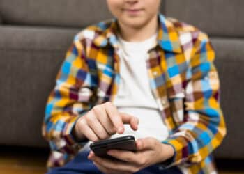 12 detenidos y 44 investigados por el reenvío masivo de material pedófilo de alta intensidad a menores por mensajería instantánea