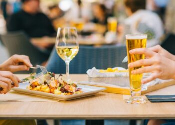 El horario nocturno de la hostelería en tela de juicio tras la propuesta de Yolanda Díaz