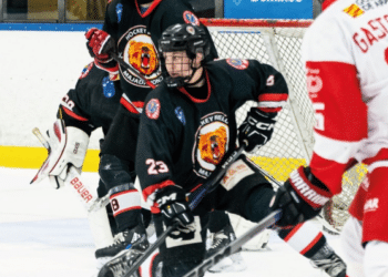 Los Osos arrasan en los dos primeros partidos del playoff de la Liga Nacional de Hockey Hielo