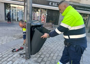 Majadahonda renueva más de 1.600 papeleras