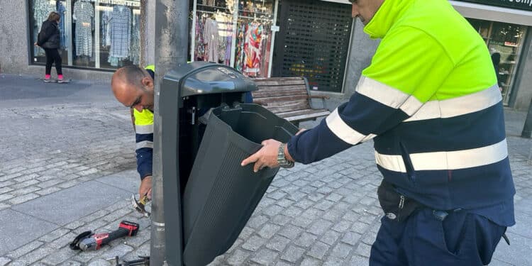 Majadahonda renueva más de 1.600 papeleras