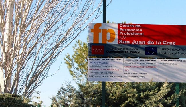 Siete días sin smartphone: el reto que han afrontado profesores y alumnos del San Juan de la Cruz de Pozuelo