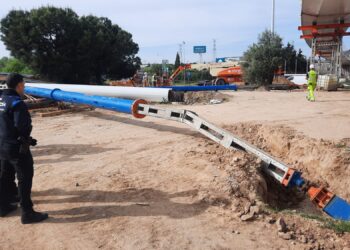 Cae una de las estructuras de la obra de la pasarela de Roza Martín sin provocar heridos
