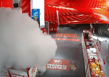 Desmantelado un grupo de aluniceros que robaba en grandes superficies utilizando mazas | VÍDEO