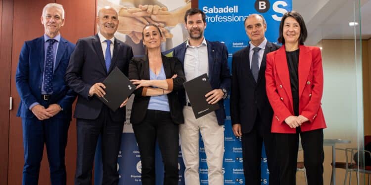 El Banco Sabadell y el Círculo de Empresarios firman un acuerdo para potenciar el comercio local