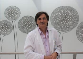 El jefe del servicio de Oncología Médica del Hospital Puerta de Hierro consolida un cambio de paradigma en el tratamiento del cáncer de pulmón