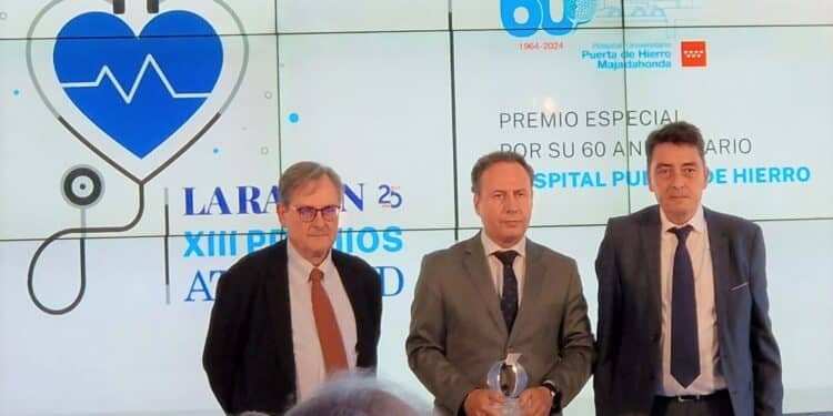 El hospital Puerta de Hierro recibe un premio a toda su trayectoria otorgado por La Razón