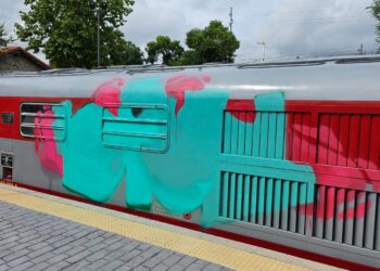 Identificado el presunto autor de las pintadas a la locomotora histórica de Talgo de Las Matas