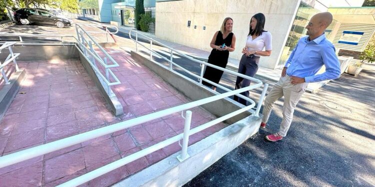 Majadahonda mejora la accesibilidad de su Centro de Servicios Sociales