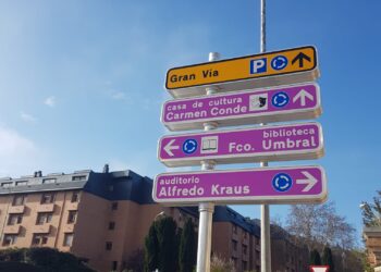 El PSOE plantea la activación de un plan de zona de sombra ante las altas temperaturas