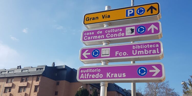 El PSOE plantea la activación de un plan de zona de sombra ante las altas temperaturas