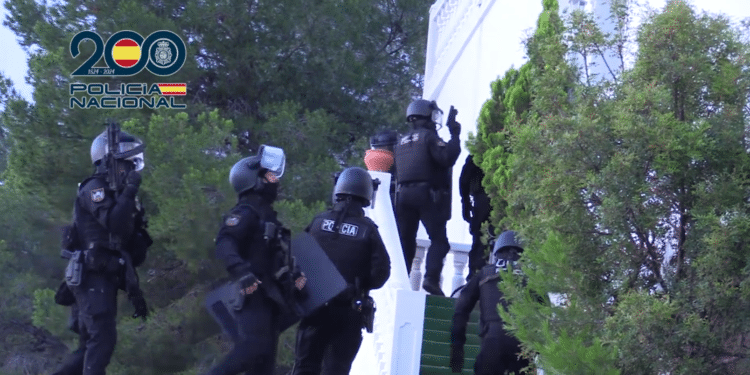 La Policía Nacional desarticula una organización criminal itinerante de carteristas asentada en Madrid y Valencia | Vídeo