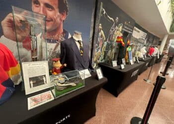 Majadahonda acoge antorchas olímpicas originales y objetos de atletas míticos en la exposición “Fuegos Olímpicos”