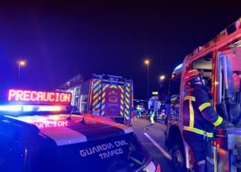 Un conductor kamikaze causa tres muertos y dos heridos graves en la A6 | Vídeo