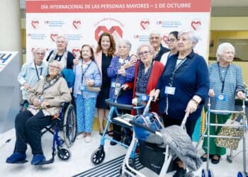 El hospital Puerta de Hierro estrena la primera unidad de hospitalización virtual de España para enfermos en residencias de mayores