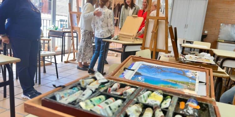 Club de lectura en inglés, danza creativa, mindfulness o fotografía digital, algunos de los talleres para los mayores en Majadahonda