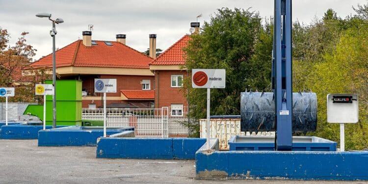 Visitar a partir de este mes de noviembre el Punto Limpio para conseguir un 10% de bonificación en la Tasa de Basuras de 2025