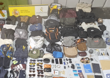 La Guardia Civil detiene a dos personas por su implicación en 40 delitos de robo con fuerza en el interior de vehículos en Majadahonda | Vídeo