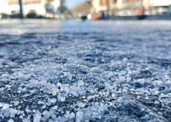 Majadahonda comienza el reparto de sal entre vecinos y comerciantes para hacer frente al invierno