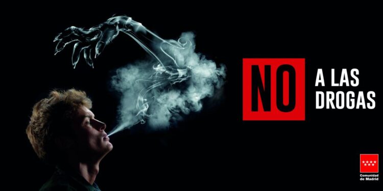 Majadahonda se suma a la campaña de la Comunidad de Madrid “Los porros golpean tu vida hasta destrozarla”