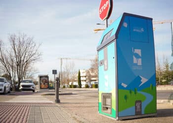 Las Rozas instala papeleras solares inteligentes