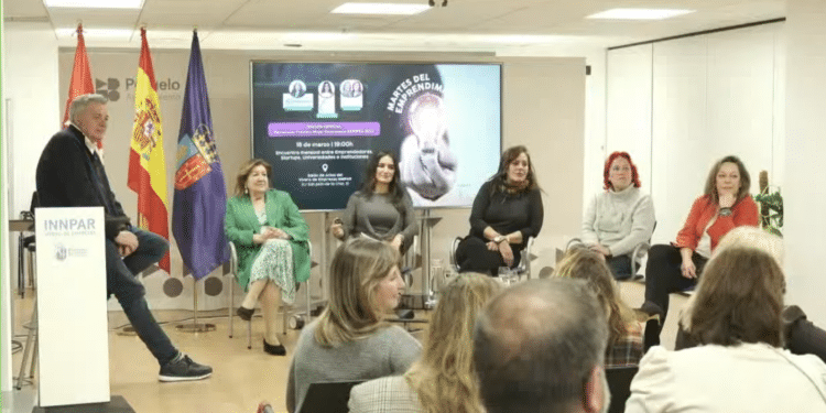 Las ganadoras de los premios ‘Mujer Empresaria’ protagonizan el Martes del Emprendimiento en el vivero INNPAR