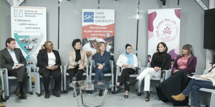 Pasión, constancia y formación en la II Mesa de Encuentro de Mujeres del Mundo