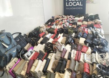 La Policía Local de Majadahonda incauta más de 360 bolsos y monederos de marca falsificados