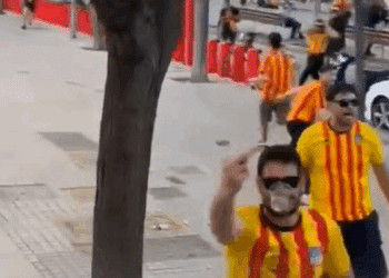 Radicales del Sant Andreu apedrean el autobús del Rayo Majadahonda tras el partido: “Podrían haber hecho con nosotros lo que hubiesen querido”