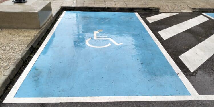 Majadahonda multiplica los sensores de ocupación de las plazas de aparcamiento para personas con movilidad reducida