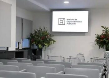 Julián Jordán presenta premarketing en el Instituto de Emprendimiento Avanzado