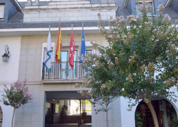 Fachada del Ayuntamiento de Majadahonda, ciudad que organiza el Premio de Poesía Blas de Otero.